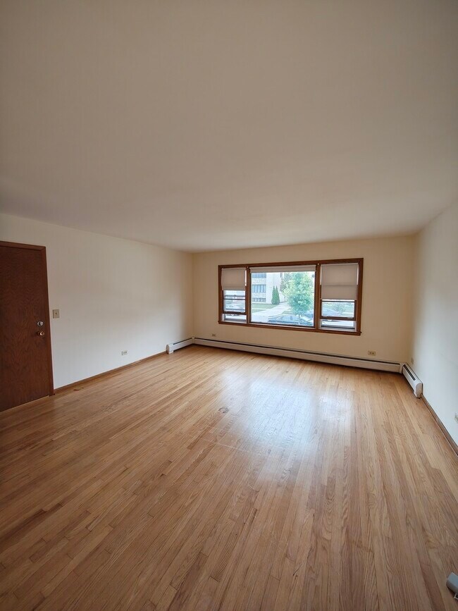 Foto del edificio - 6216 W Lawrence Ave