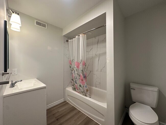 Building Photo - Ritson Road South