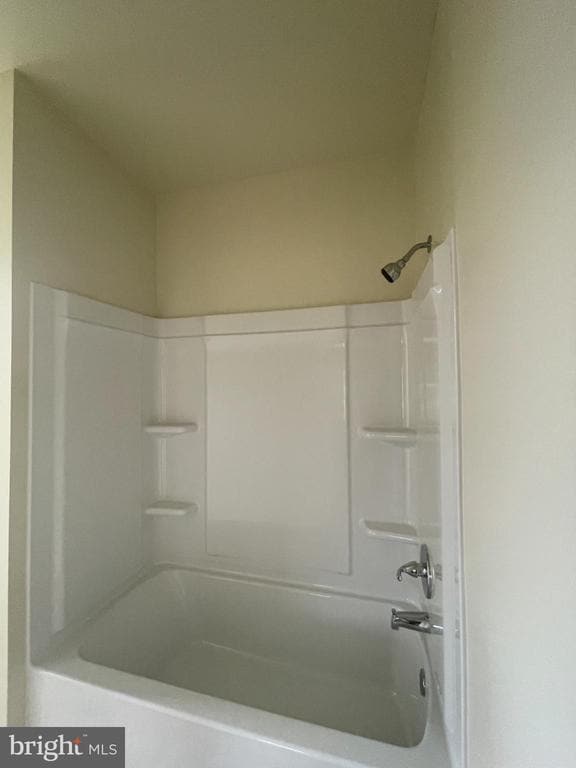 Building Photo - 452 W 1st St