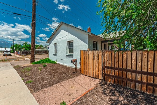 Building Photo - 1812 E Willamette Ave