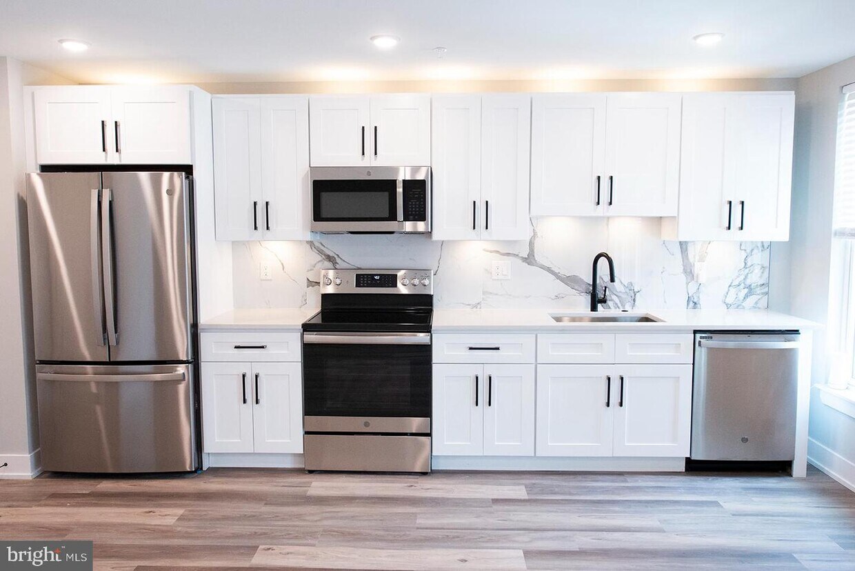 2626 Cecil B. Moore Ave Unit 3, Philadelphia, PA 19121 Room for Rent