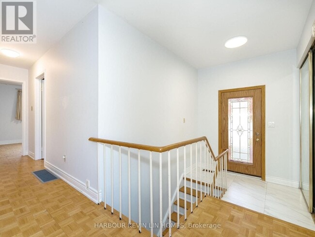 Building Photo - 213 Murray Dr