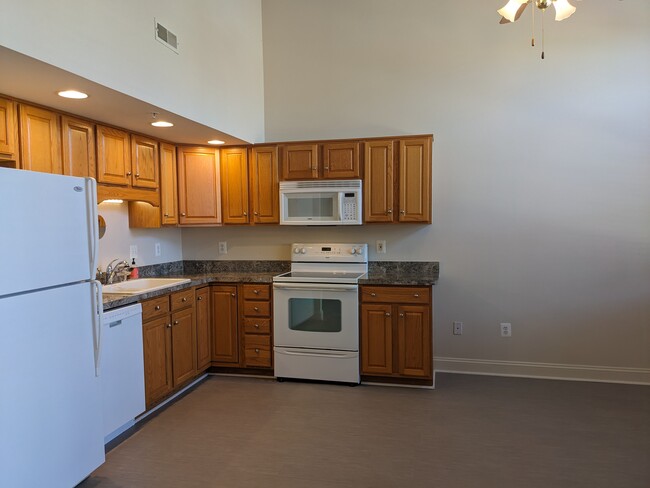 Kitchen - 117 Dulles St