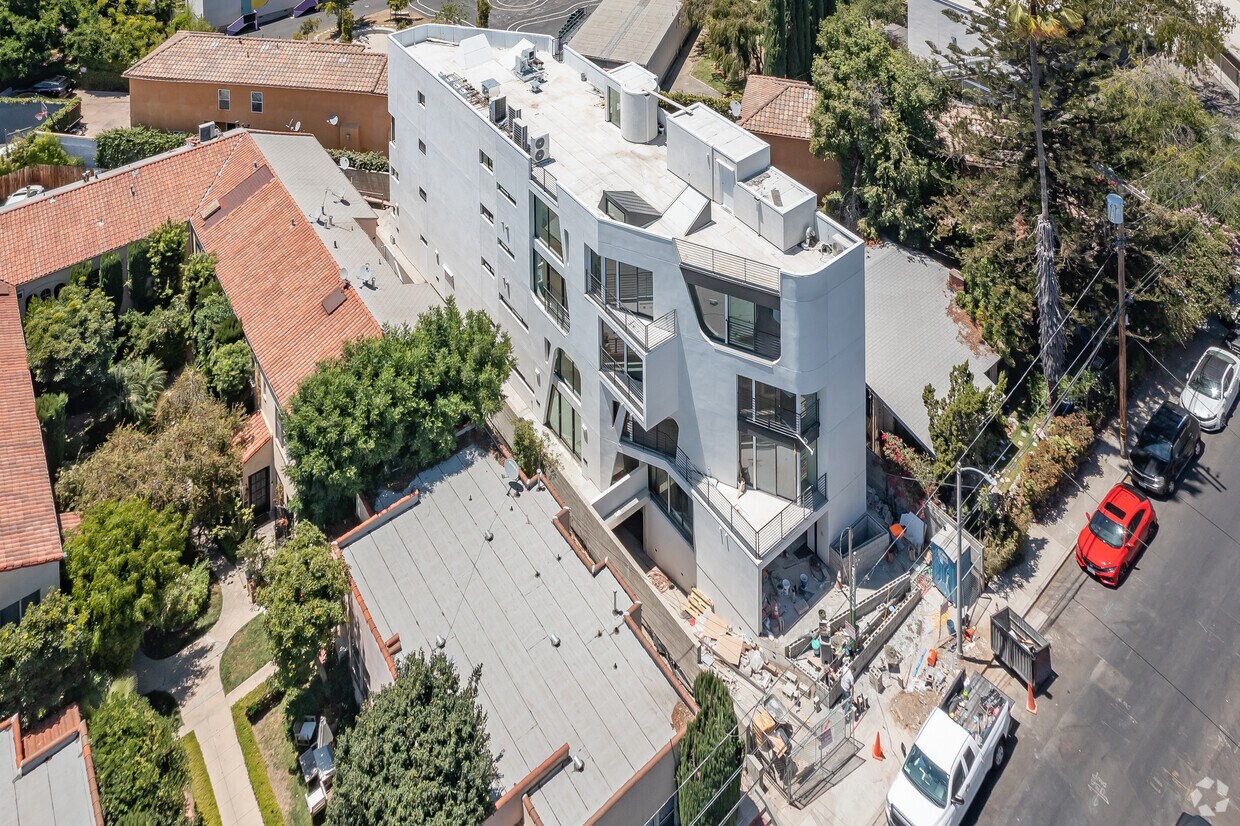 SV Q2 - 1533 N Vista St