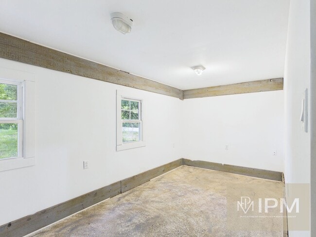 Building Photo - 2451 Log Cabin Rd