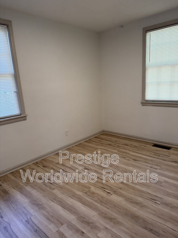 Foto del edificio - 155 Munson Dr