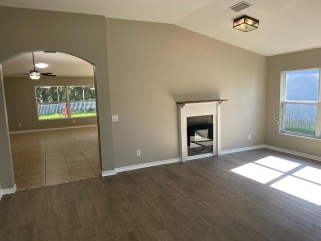 Foto del edificio - 11454 Walden Loop