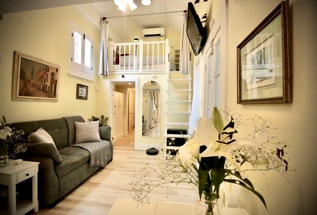 Living - 1039 Henriette Delille St