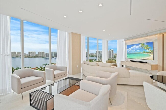 Foto del edificio - 18671 Collins Ave