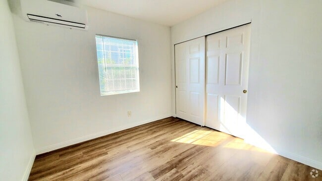 Building Photo - 4085 Carlota Blvd