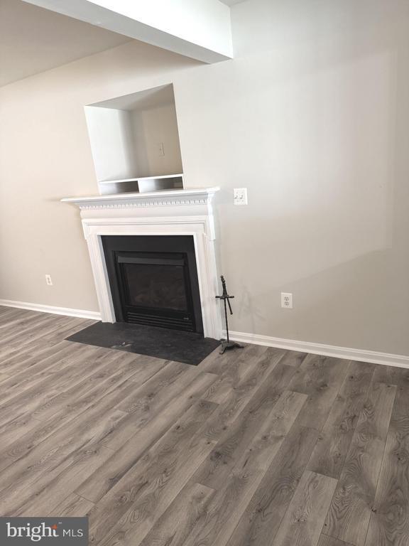 Foto del edificio - 46070 Callas Way