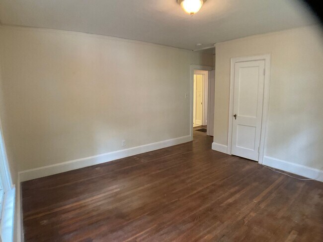 Foto del edificio - 817 Old Pittsboro Road