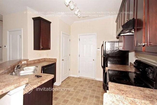 Foto del edificio - 8123 Brookbend Dr