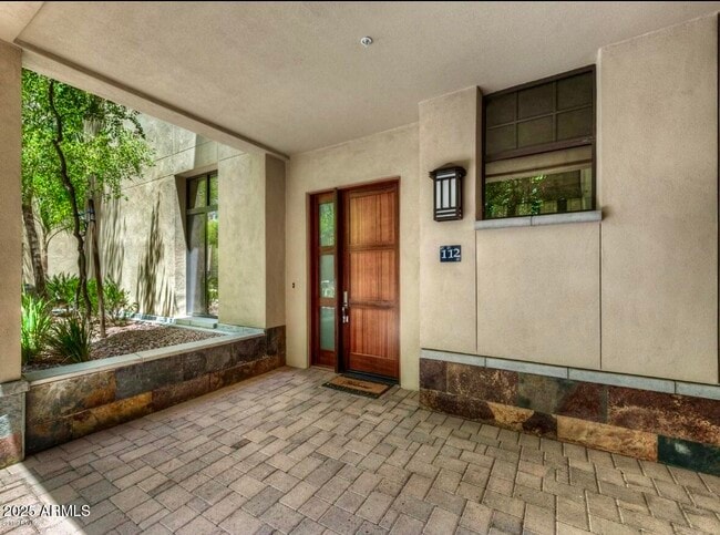 Building Photo - 8 Biltmore Estates Dr