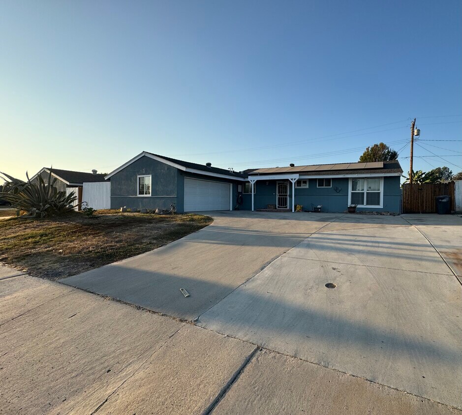Foto principal - 1691 Ballard St