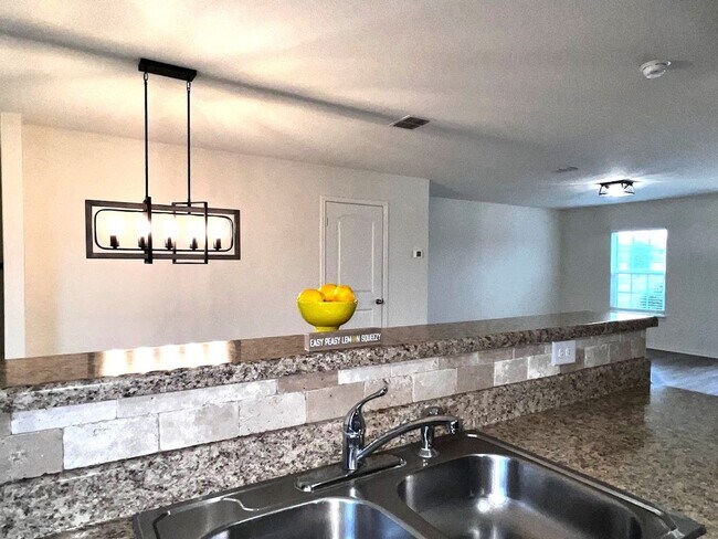 Foto del edificio - Beautiful 3 BR / 2.5 Bath Home for Rent in...