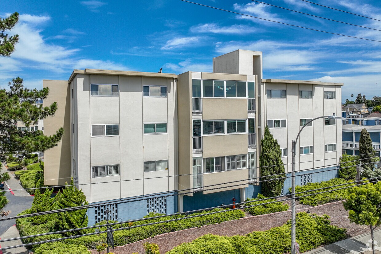 Primario - 2137 Otis Dr