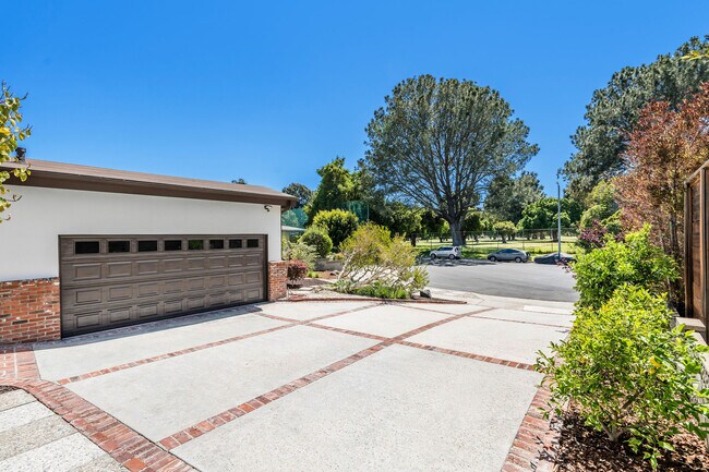 Building Photo - 1314 Glenavon Ave