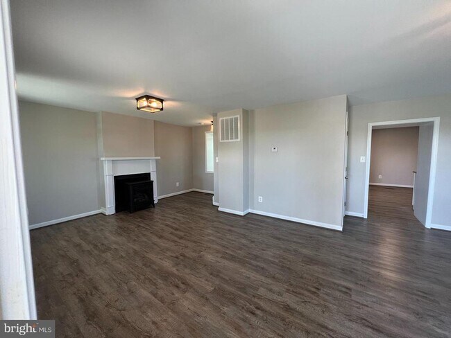Building Photo - 10836 Repp Rd