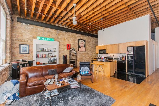 Building Photo - 1 br, 1 bath  - 525 N Halsted St Unit 309
