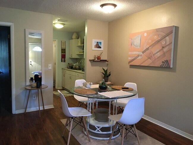 Building Photo - 180 Palmer St