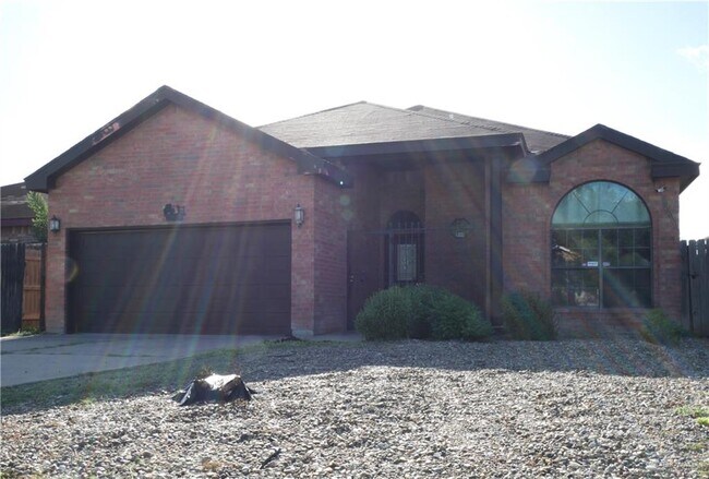 Building Photo - 7811 Aaron Ave