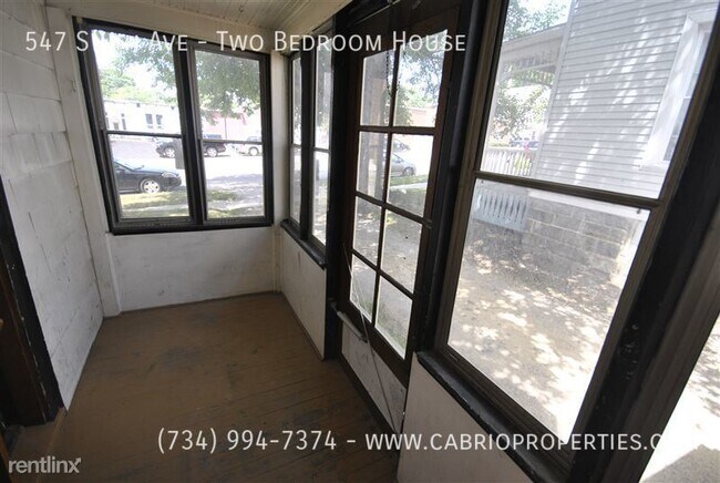 Building Photo - 547 S 4th Ave
