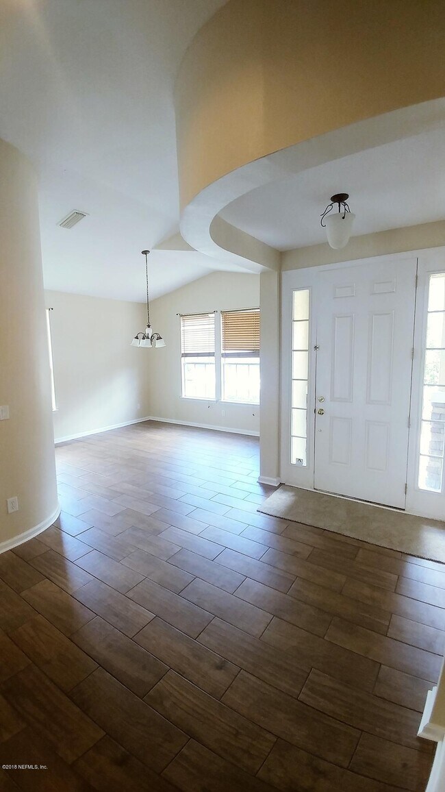 Foto del edificio - 3109 E Banister Rd