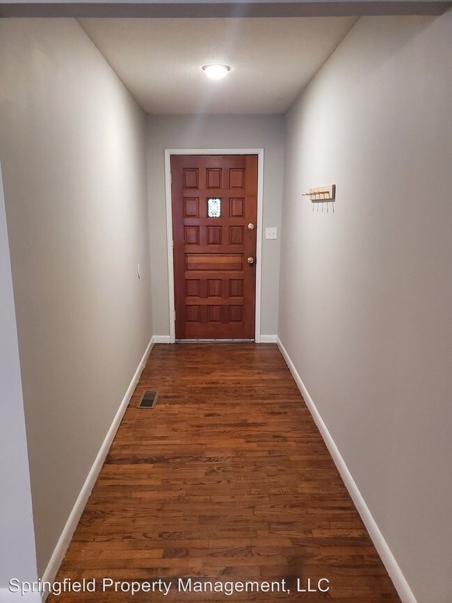 Building Photo - 3 br, 1 bath House - 3266 South Parkview