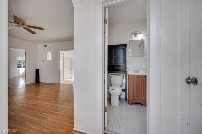 Foto del edificio - 1 br, 1 bath House - 701 NE 20th Dr
