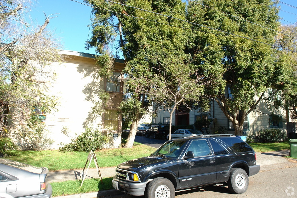 Primary Photo - 1133-1139 Hearst Ave