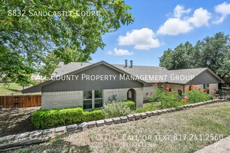 Building Photo - 8832 Sandcastle Ct