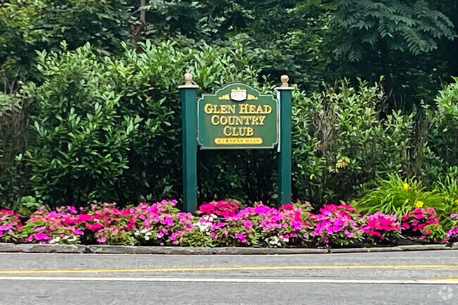 Glen Head Country Club includes an outstanding golf course, swimming pool, and tennis court.