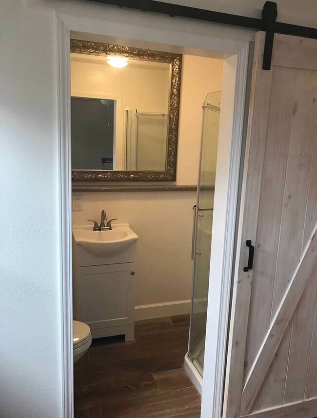 Foto del edificio - 228 C Ave