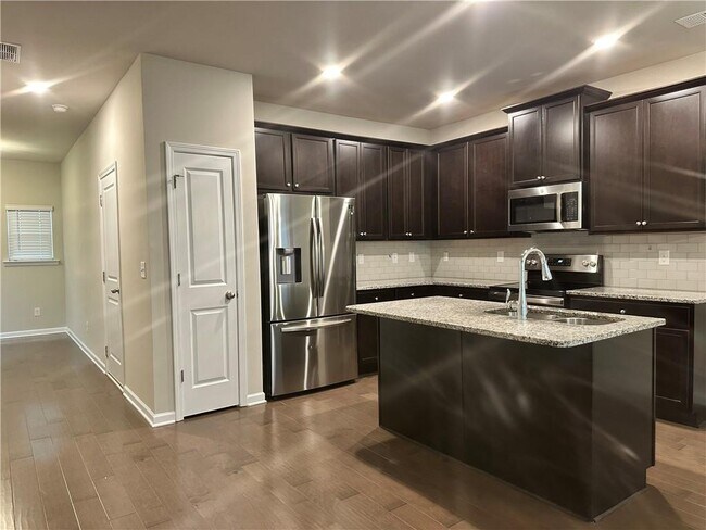 Building Photo - 7062 Mimosa Blf