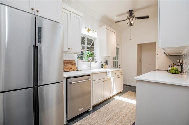 Building Photo - 1 Rader Ln