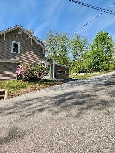 Building Photo - 480 Amesbury Rd