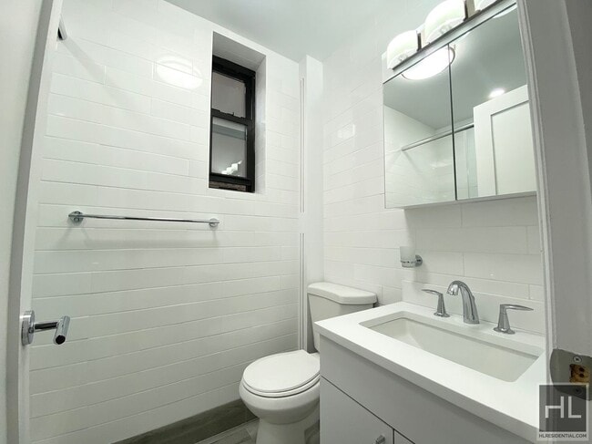 Foto del edificio - WEST 68 STREET