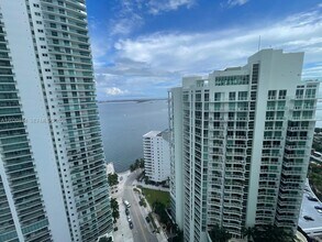 Building Photo - 1300 Brickell Bay Dr
