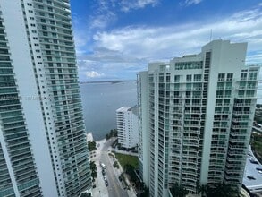 Building Photo - 1300 Brickell Bay Dr