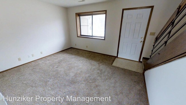 Building Photo - 213 S Sheldon Ave