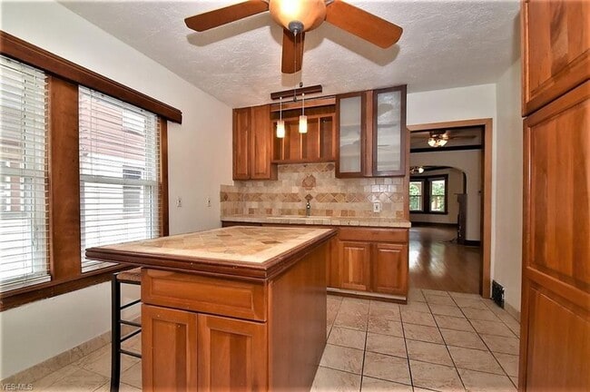Foto del edificio - 2649 E 128th St