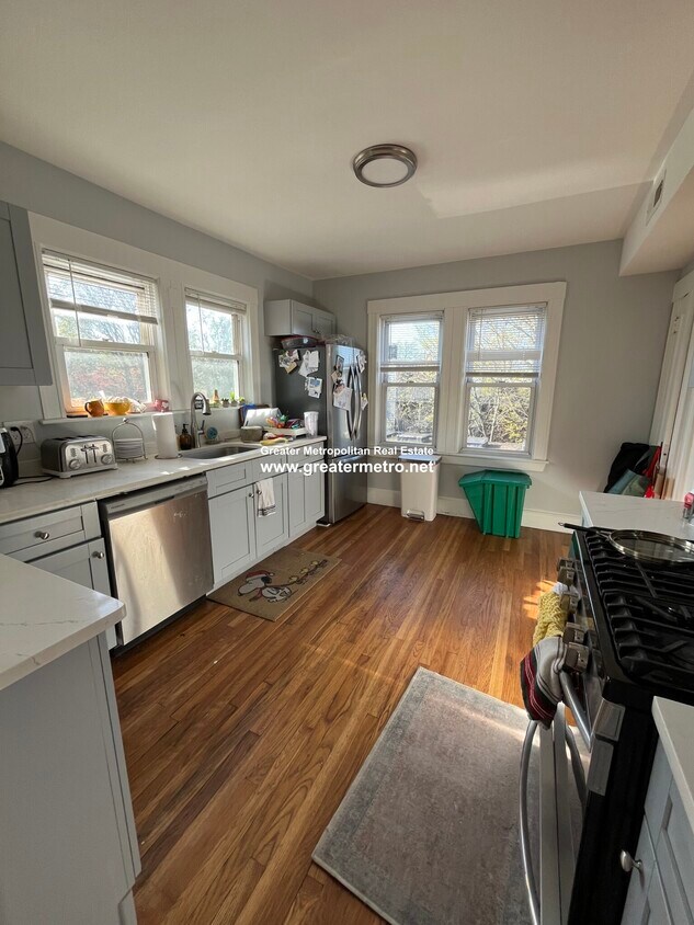 Foto principal - 874 E 4th St