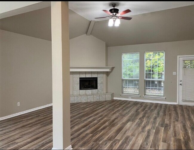 Foto del edificio - 3011 Bayside Dr
