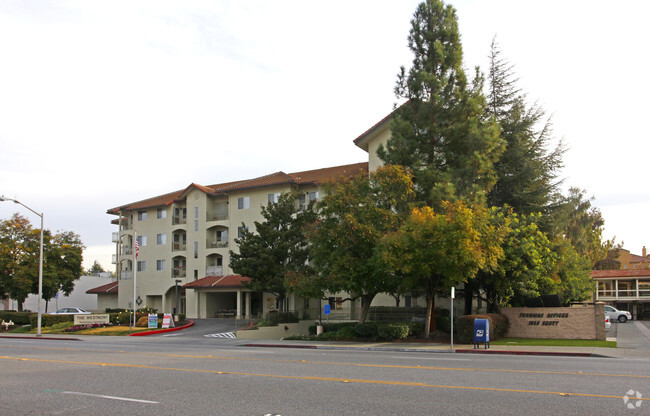 Foto del edificio - Holiday Warburton Place