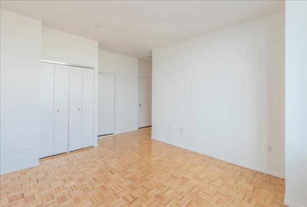 Foto del edificio - 322 E 11th St