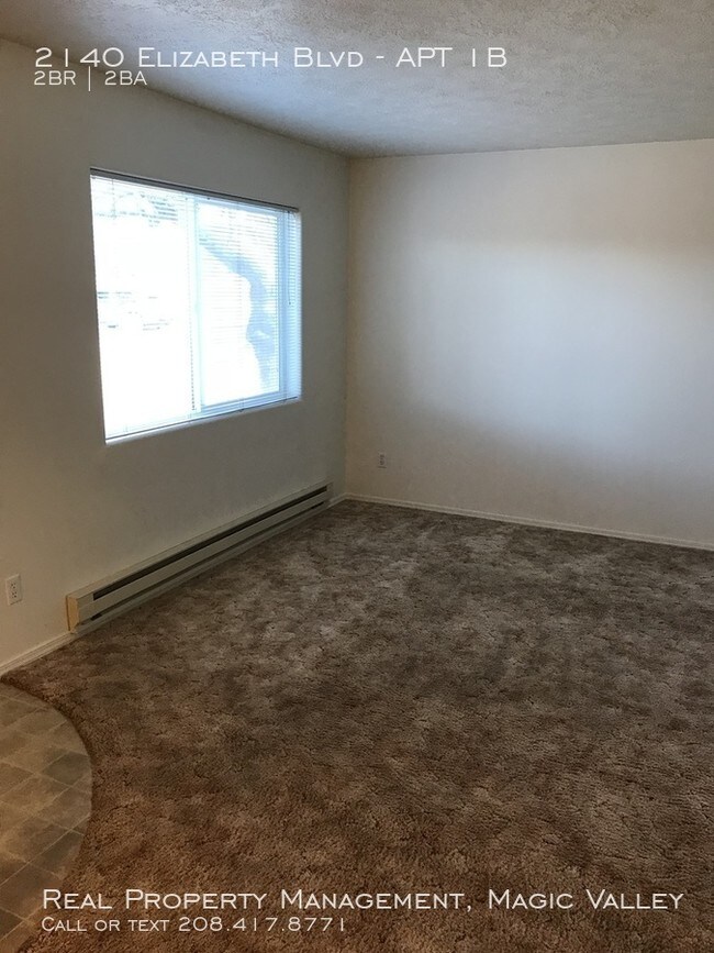 Building Photo - 2 bed, 2 bath apartment- quiet neighborhood
