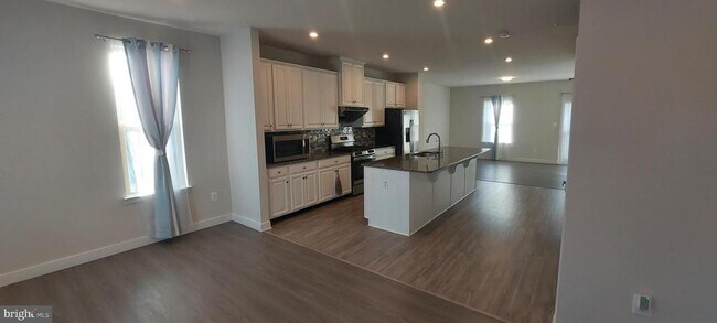 Foto del edificio - 5970 Fallfish Ct