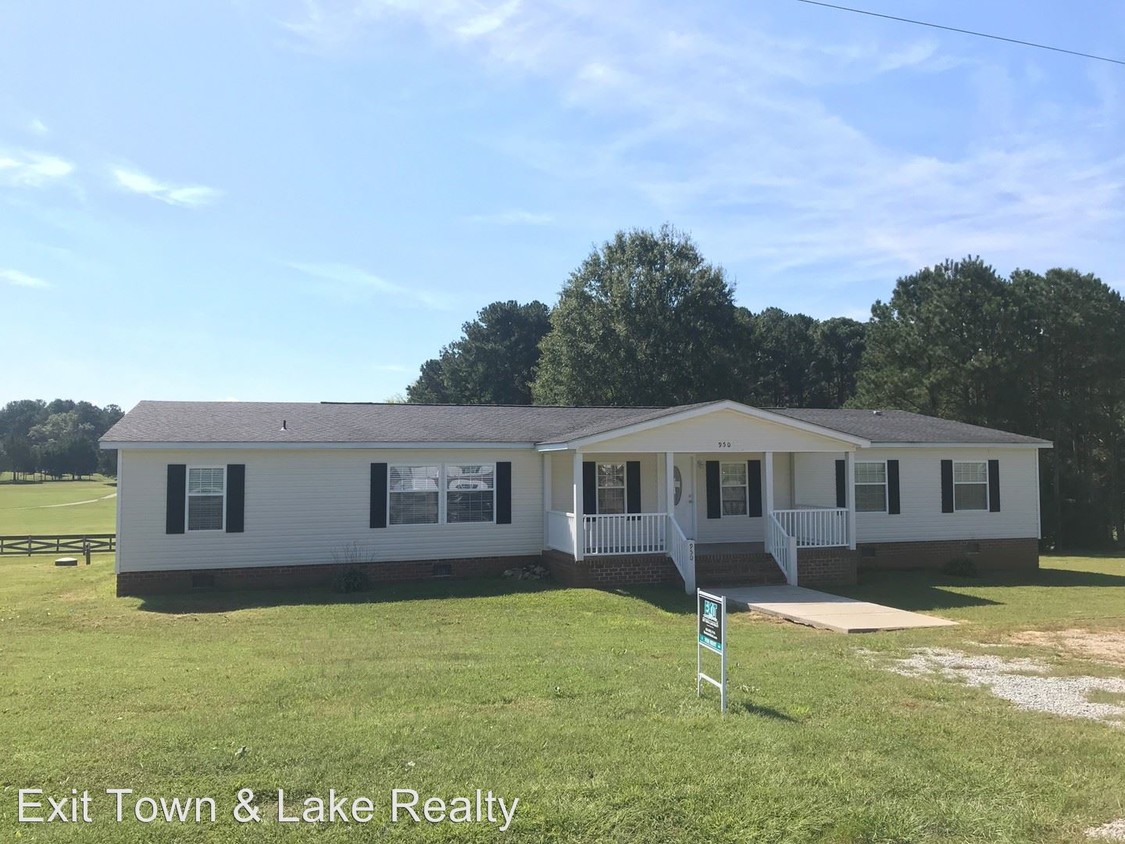 Primary Photo - 4 br, 2.5 bath House - 950 Golf Dr.