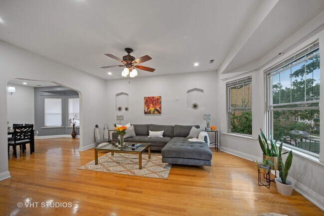 Foto del edificio - 256 Washington Blvd